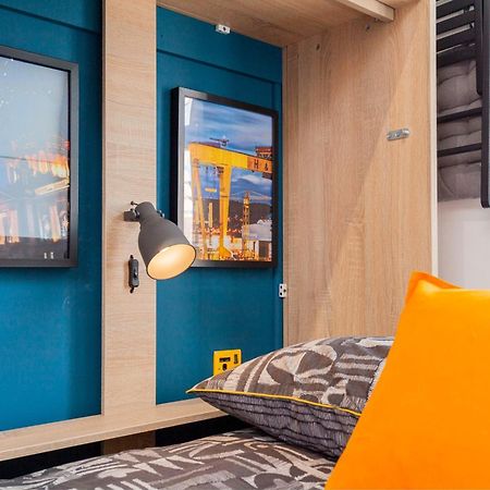 בלפסט Funky City Apartment - Secure Parking - Wifi - Sleeps 6 - No Parties מראה חיצוני תמונה