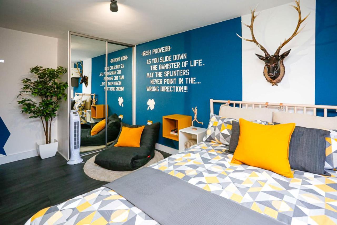 בלפסט Funky City Apartment - Secure Parking - Wifi - Sleeps 6 - No Parties מראה חיצוני תמונה