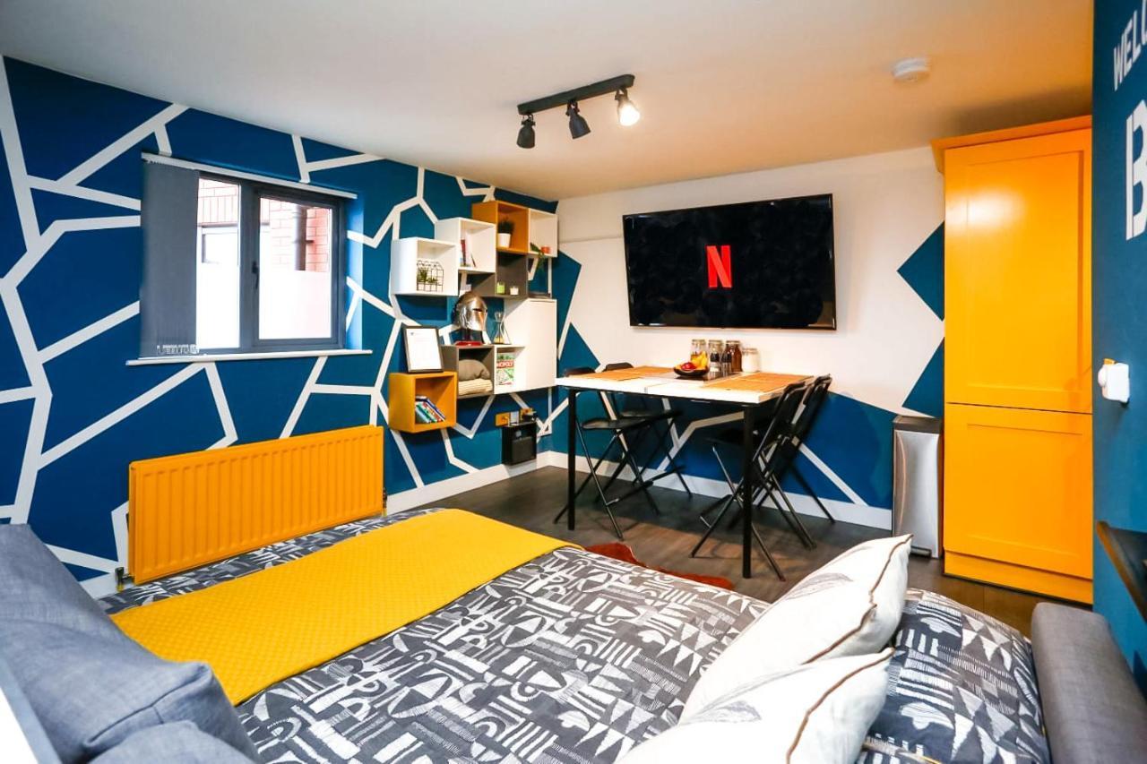 בלפסט Funky City Apartment - Secure Parking - Wifi - Sleeps 6 - No Parties מראה חיצוני תמונה